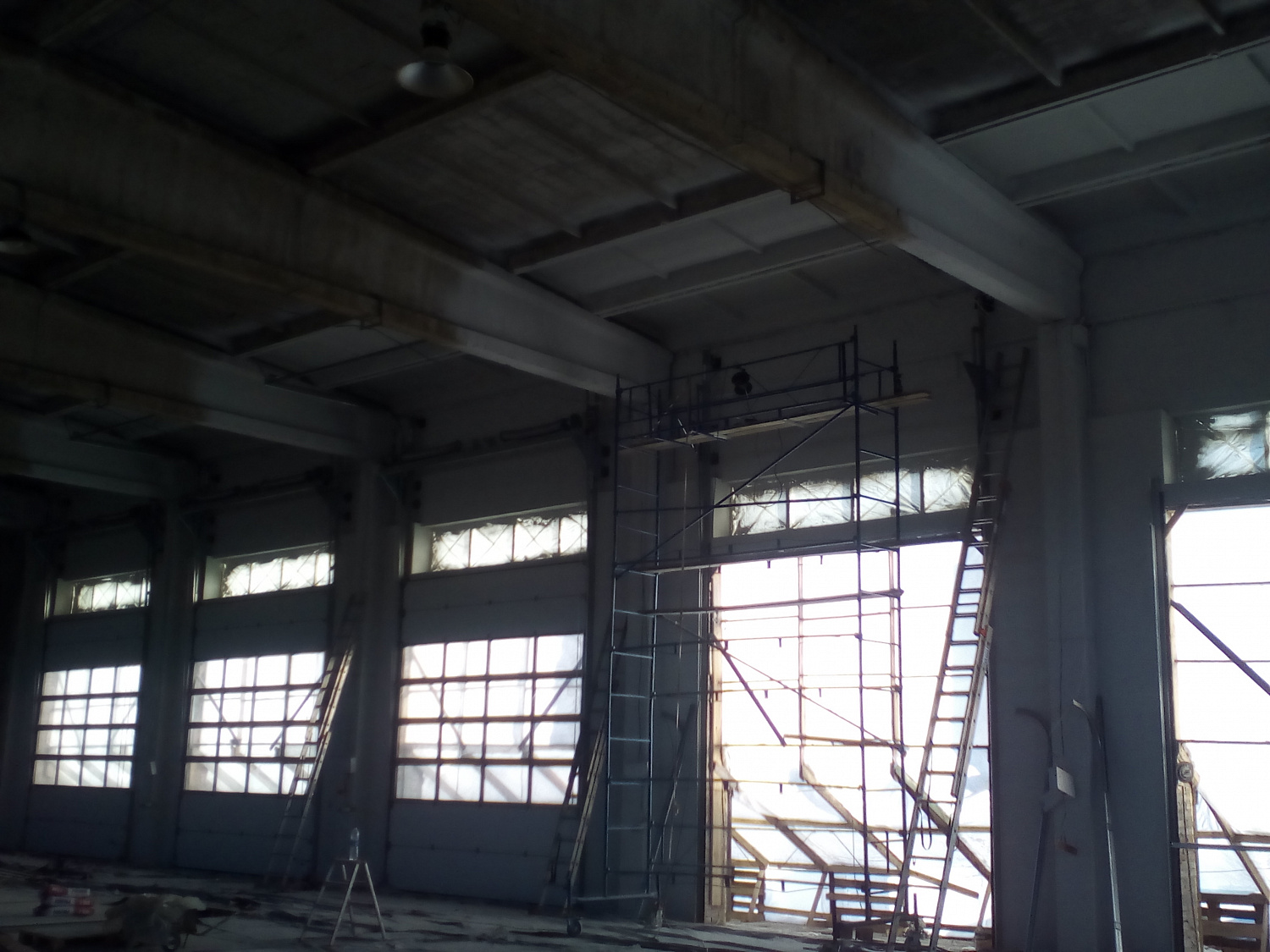 Промышленные секционные ворота Alu Therm