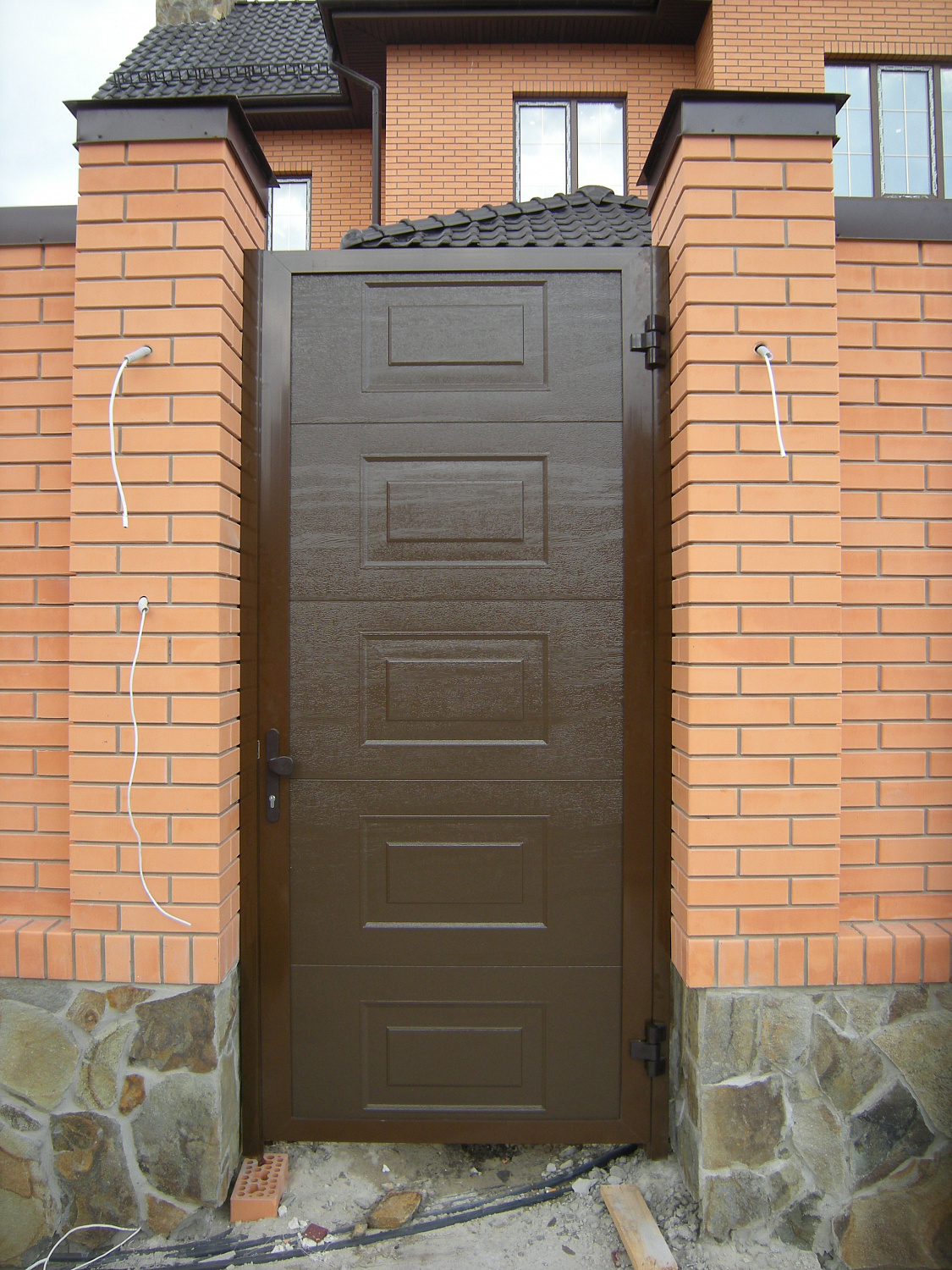 Алюминиевая калитка серии ADS 400. Вышгород.