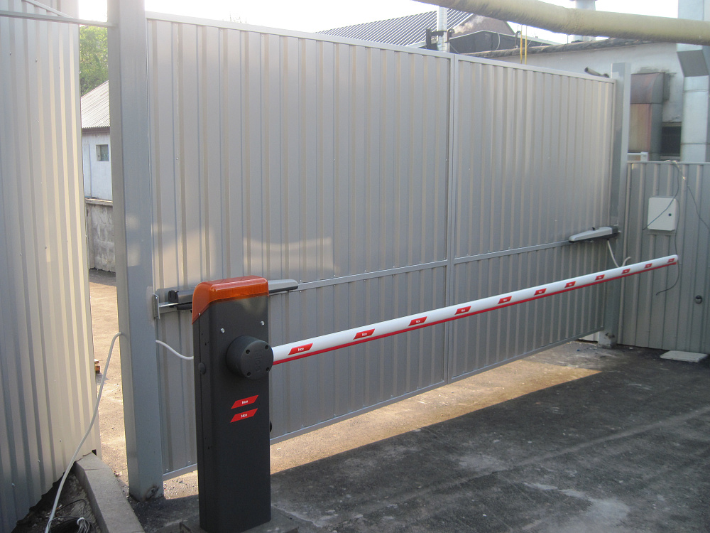 Въездная группа завода Фарма Стар. Киев