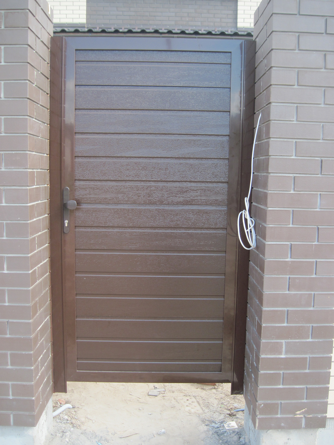 Откатные ворота и калитка серии ADS400 ALUTECH. Город Бровары