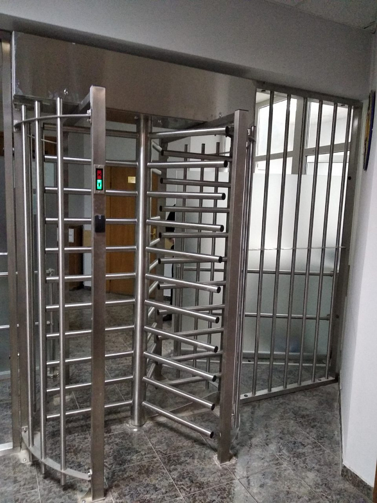Турникет однопроходной полноростовой Sesam с ограждением. Прокуратура Дарницкого р-на. г. Киев.
