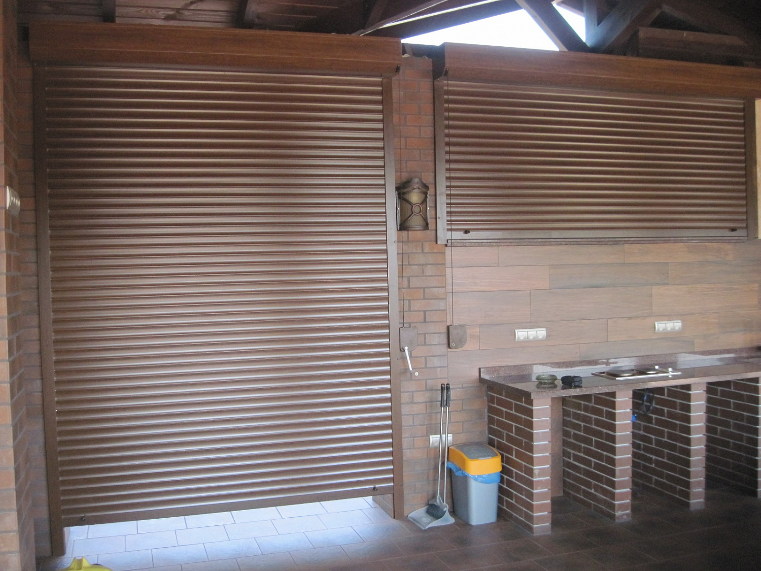 Ролети колір золотий дуб, управління укладальник для шнура редукторний.