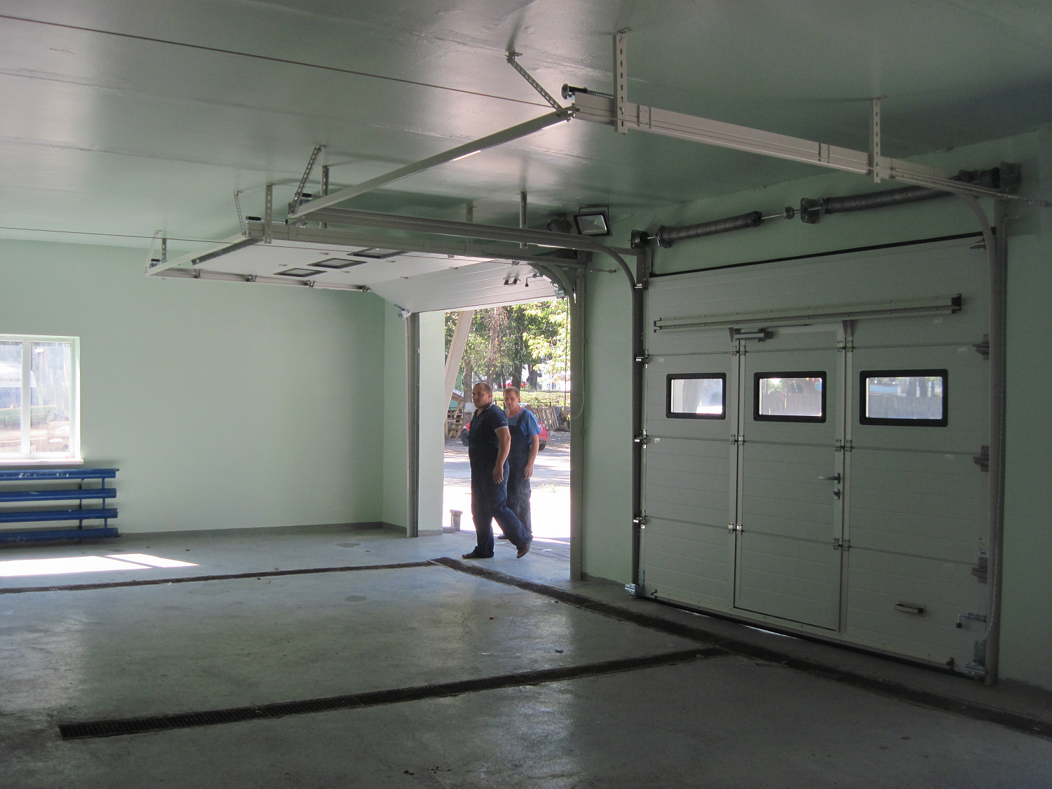 Секционные ворота Classic микроволна c антикоррозиционным покрытием. 