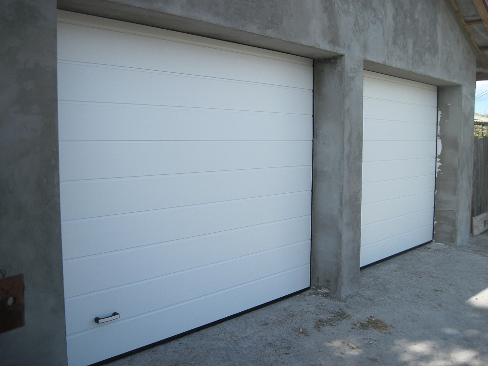 Ворота гаражные Алютех. Панель М-гофр, цвет белый,торсионные пружины.