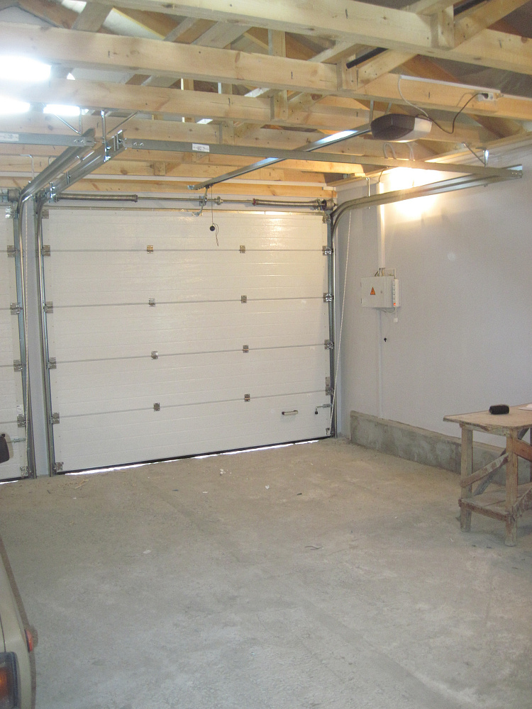 Ворота гаражные Алютех. Панель М-гофр, цвет белый,торсионные пружины.